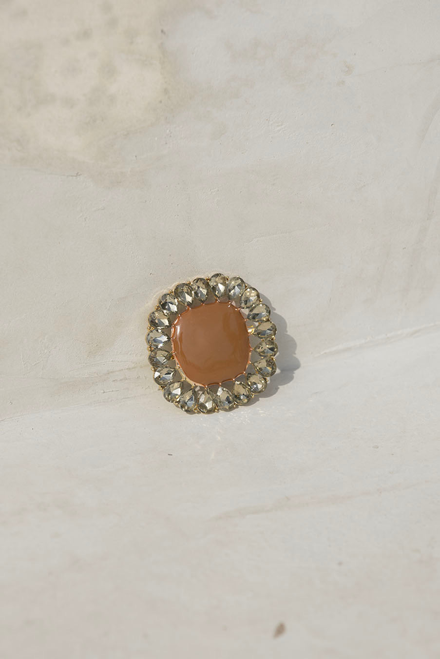 EMI BROOCH-CINNAMON